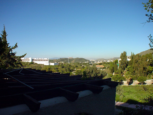 Blick-ueber-die-Pergola-nach-Malaga-3-2004